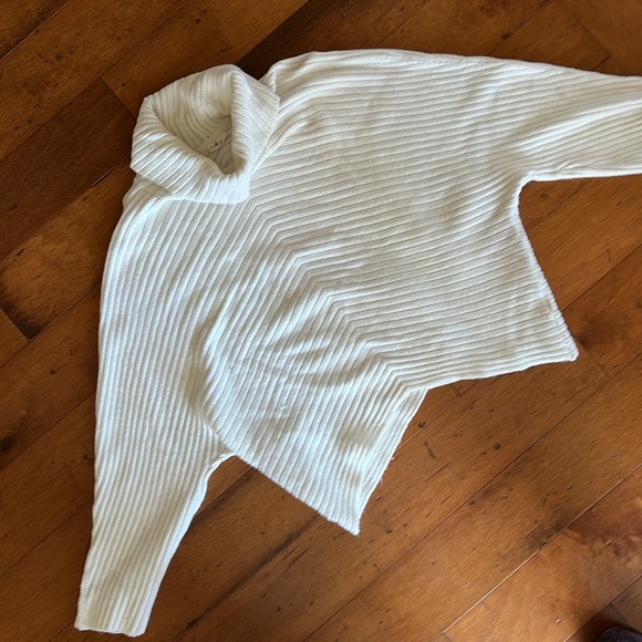 Anthropologie Moth White Cowl Neck Ribbed Sweater With Asymmetrical Hem Size XL - Picture 6 of 11
